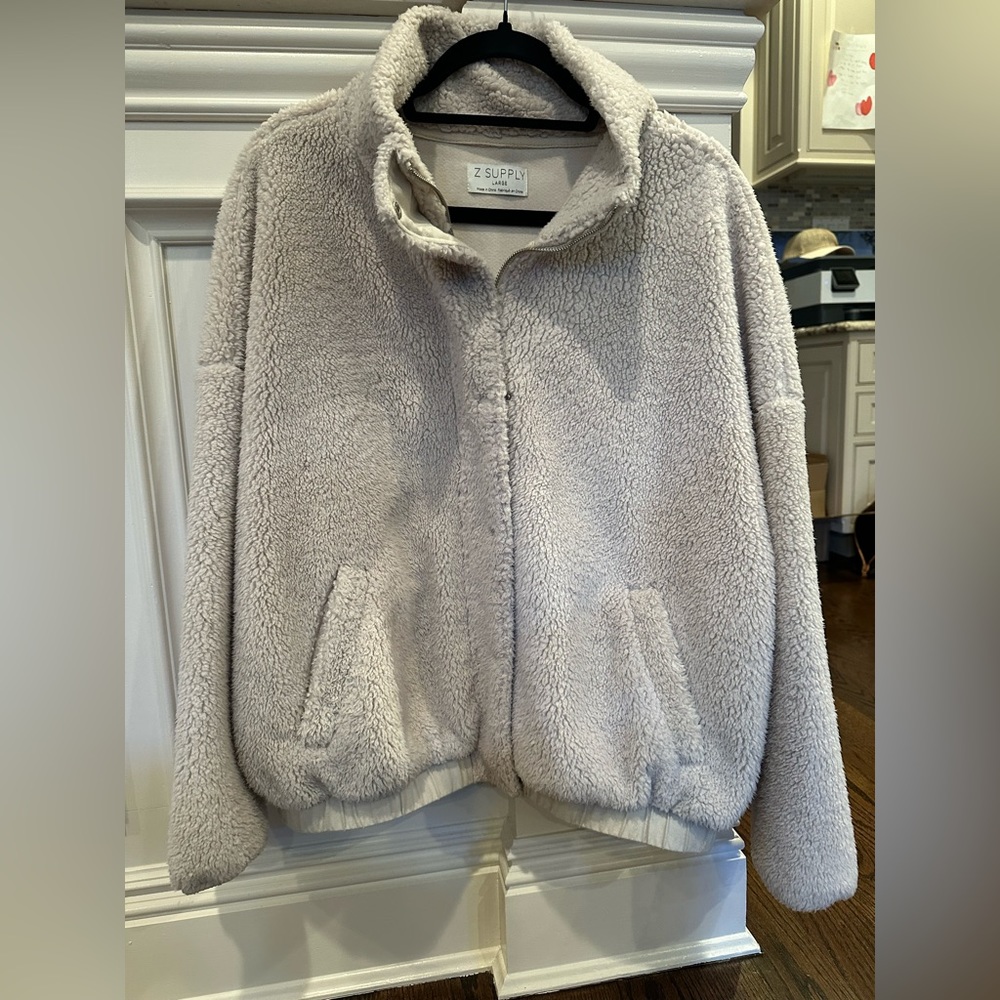 Zsupply Sherpa Jacket, Size Large, Oatmeal color. Worn a couple of times.